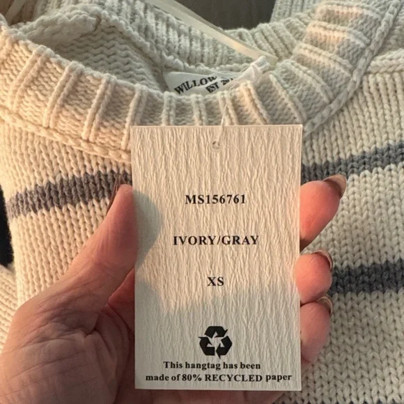 Elegant Striped Sweater in Cream and Gray - Picture 5 of 6